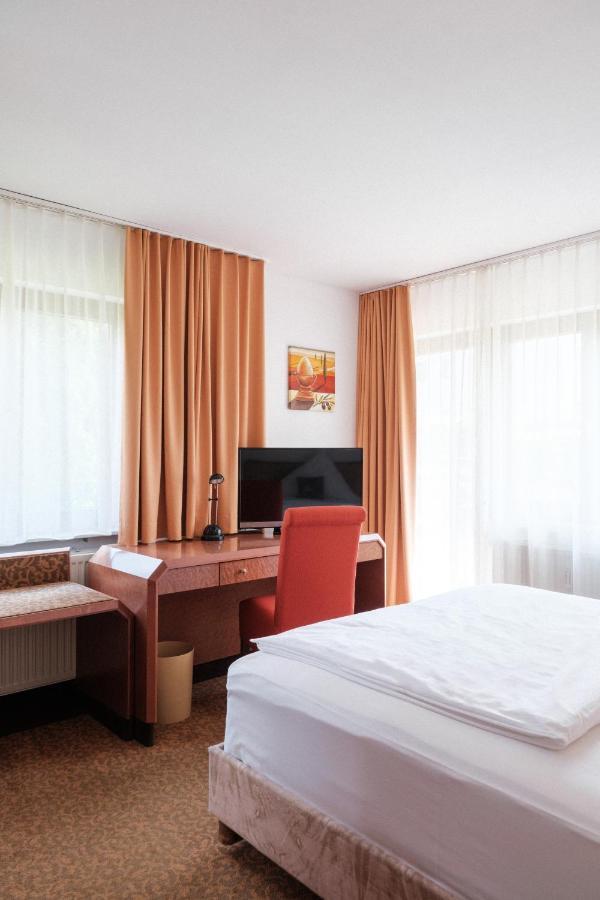 Hotel Flora Moehringen Stuttgart Exterior photo