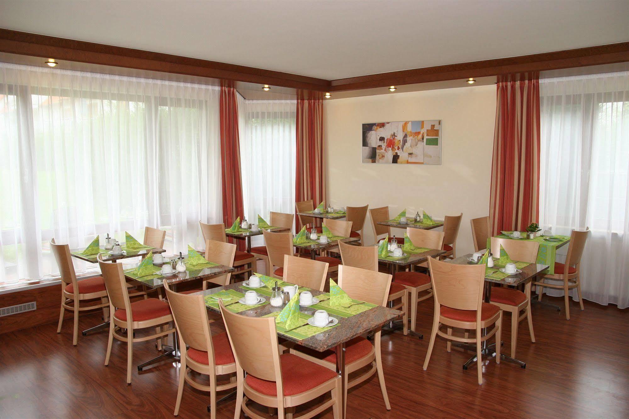 Hotel Flora Moehringen Stuttgart Restaurant photo